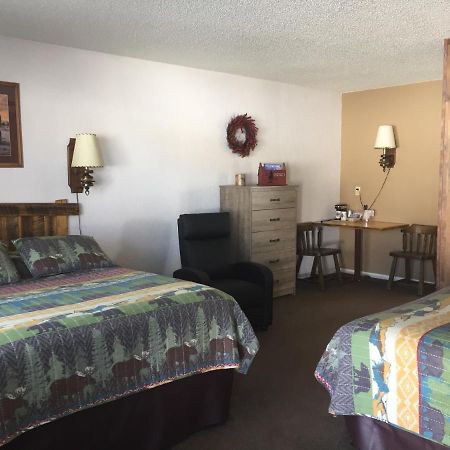 דובואה Rocky Mountain Lodge מראה חיצוני תמונה