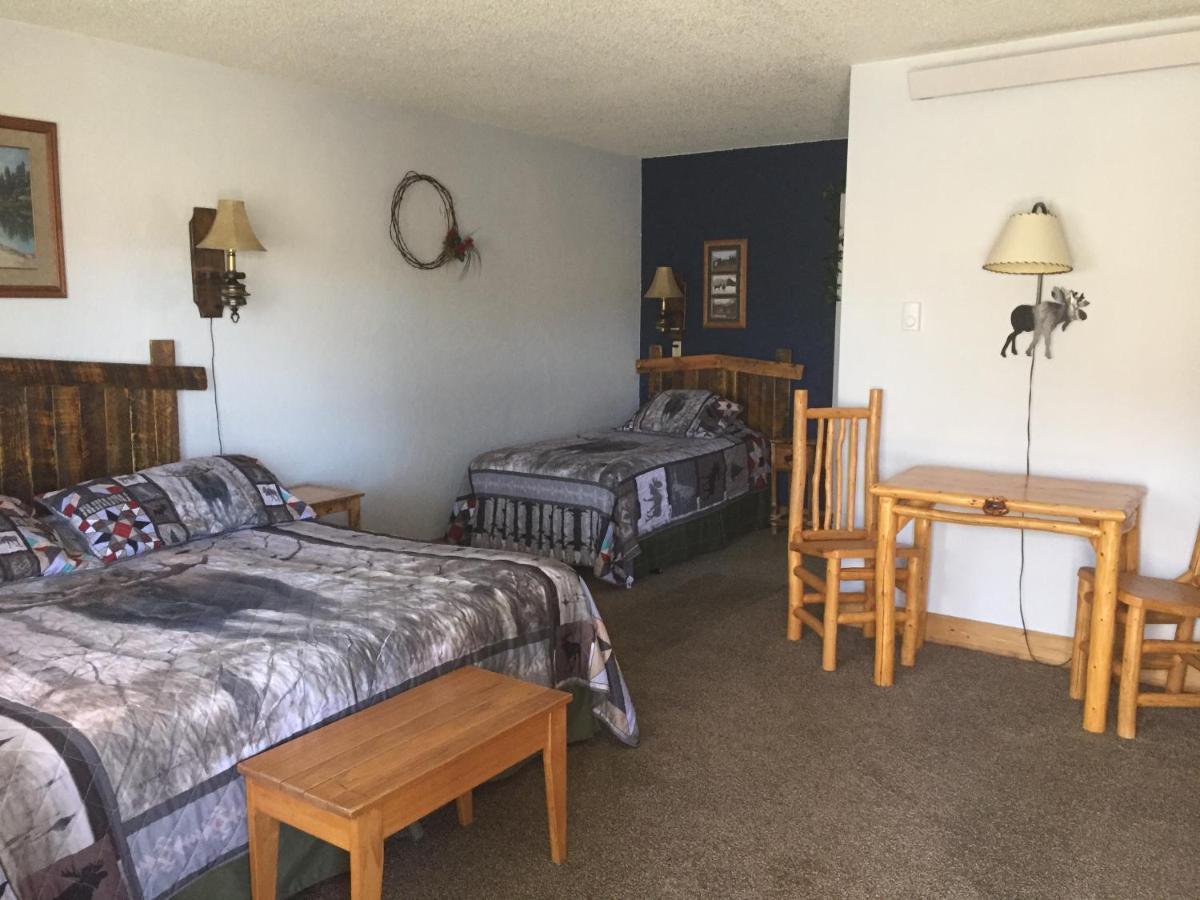 דובואה Rocky Mountain Lodge מראה חיצוני תמונה