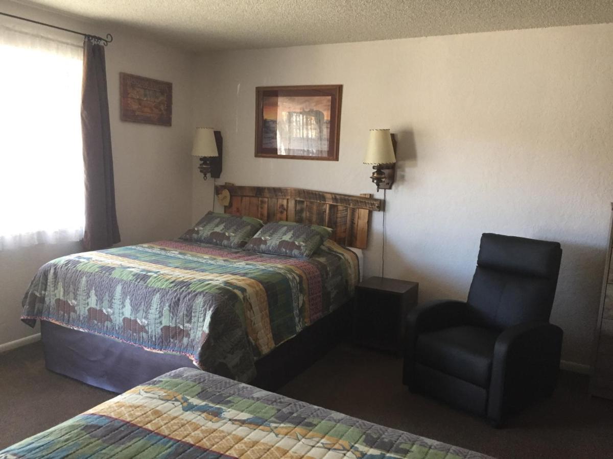 דובואה Rocky Mountain Lodge מראה חיצוני תמונה