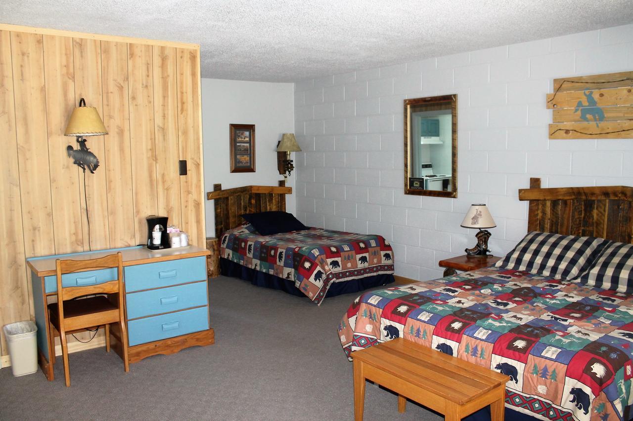 דובואה Rocky Mountain Lodge מראה חיצוני תמונה