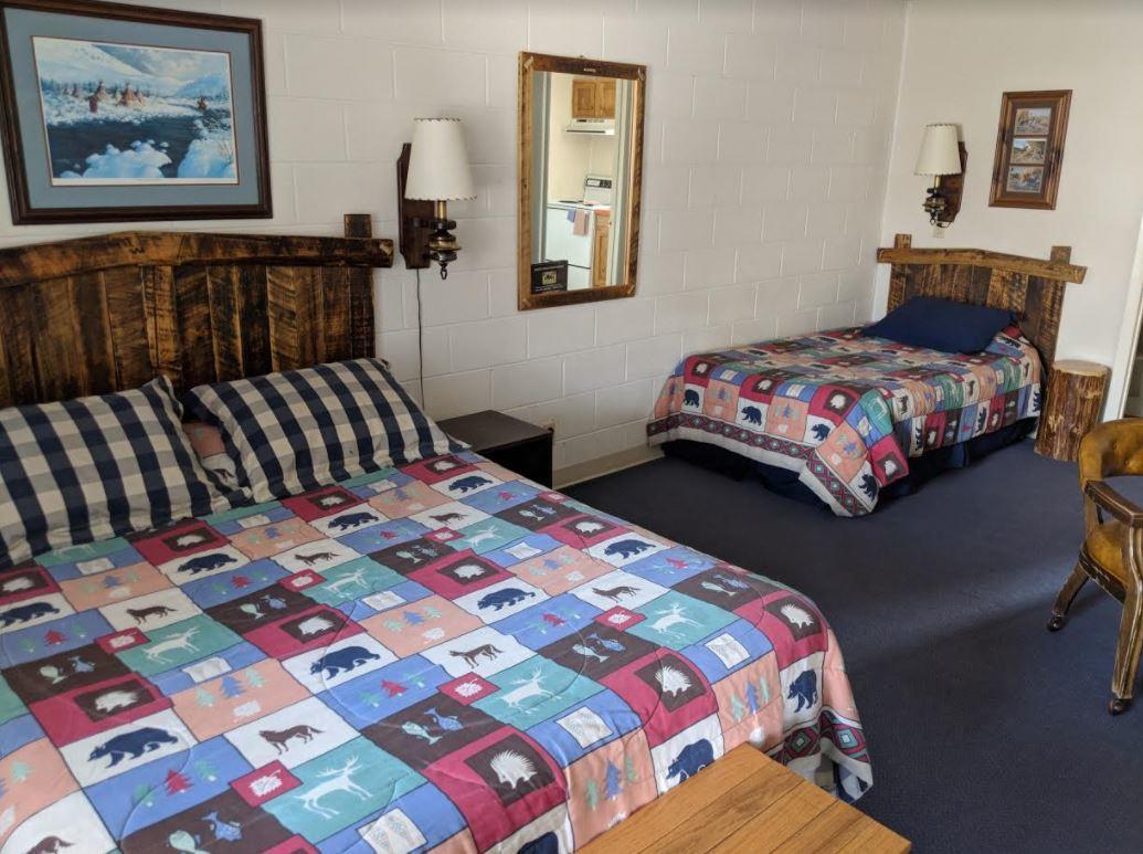 דובואה Rocky Mountain Lodge מראה חיצוני תמונה