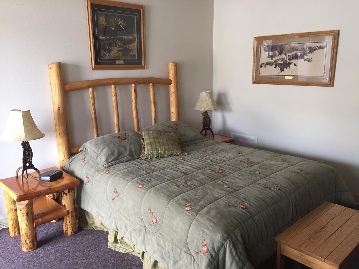דובואה Rocky Mountain Lodge מראה חיצוני תמונה