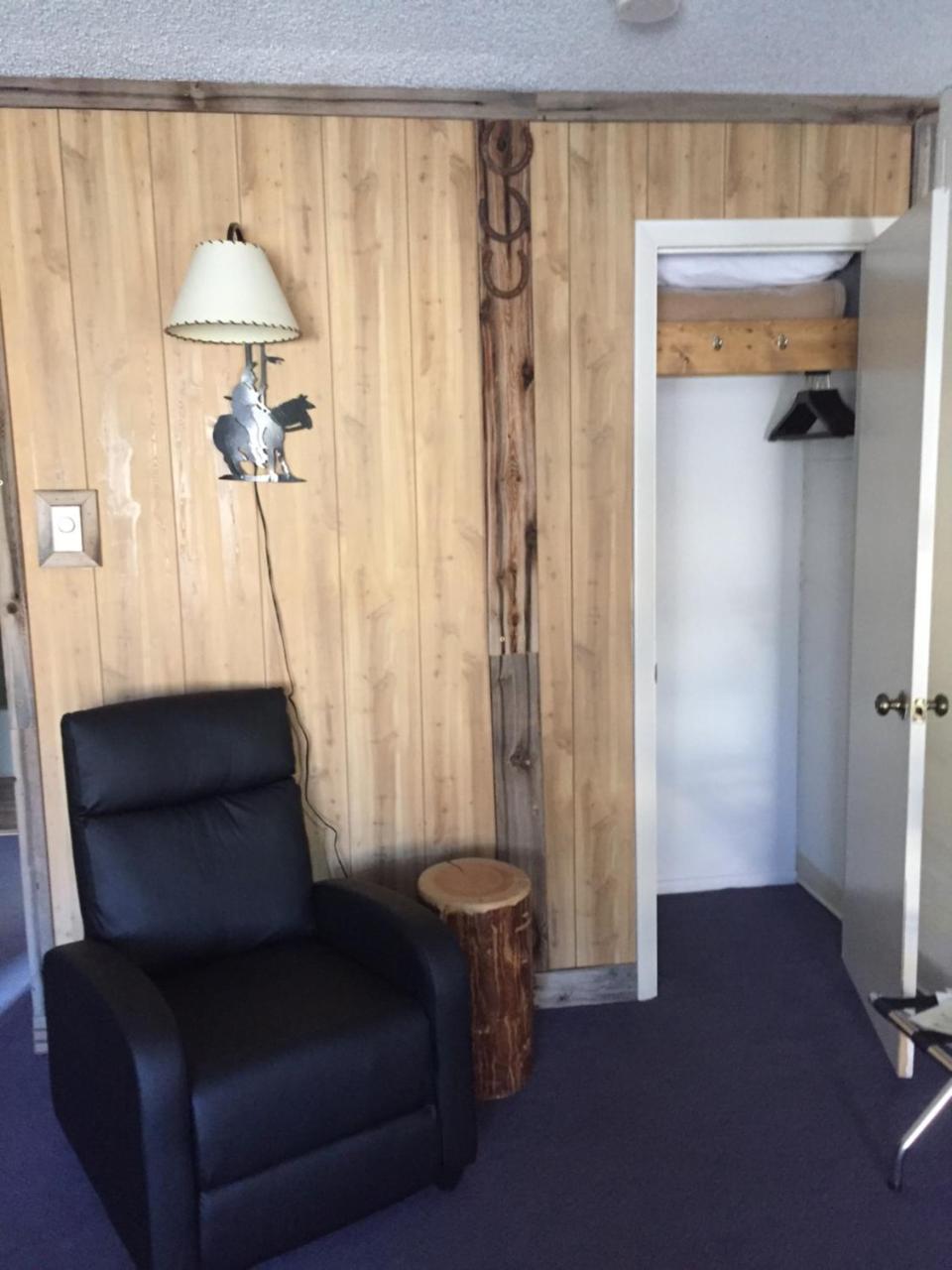 דובואה Rocky Mountain Lodge מראה חיצוני תמונה