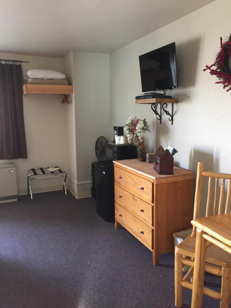 דובואה Rocky Mountain Lodge מראה חיצוני תמונה