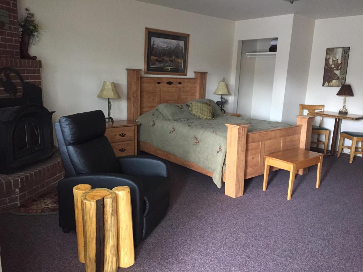 דובואה Rocky Mountain Lodge מראה חיצוני תמונה