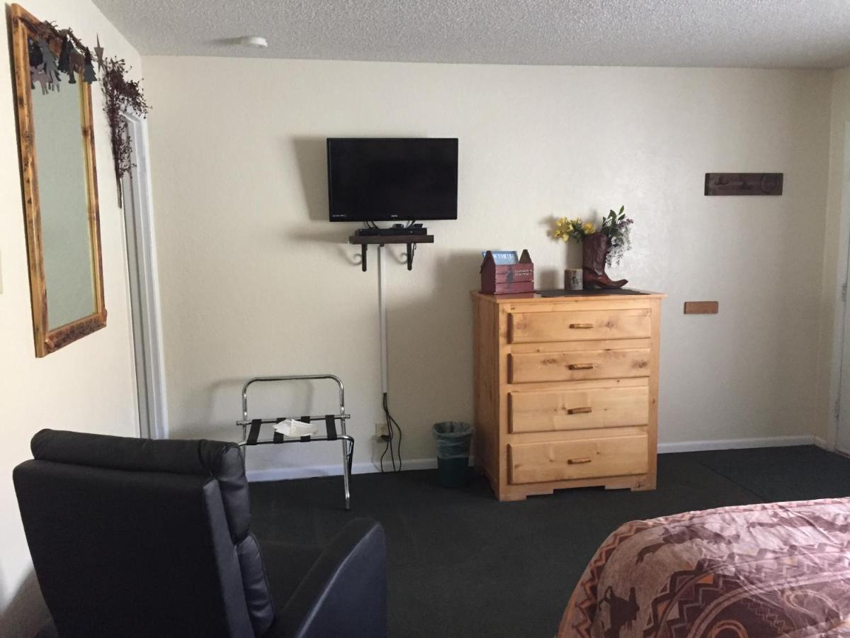 דובואה Rocky Mountain Lodge מראה חיצוני תמונה