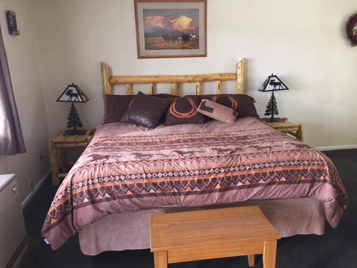 דובואה Rocky Mountain Lodge מראה חיצוני תמונה