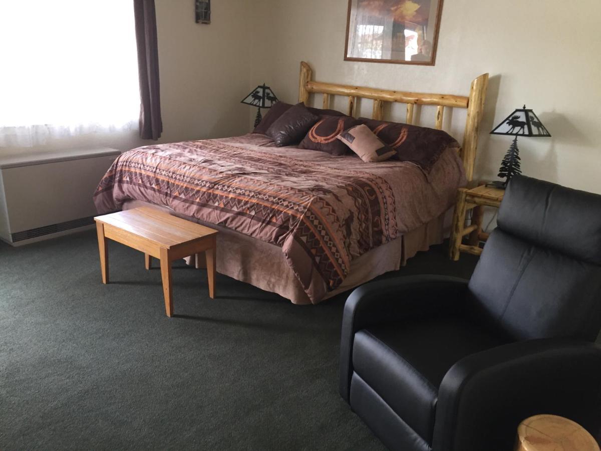 דובואה Rocky Mountain Lodge מראה חיצוני תמונה