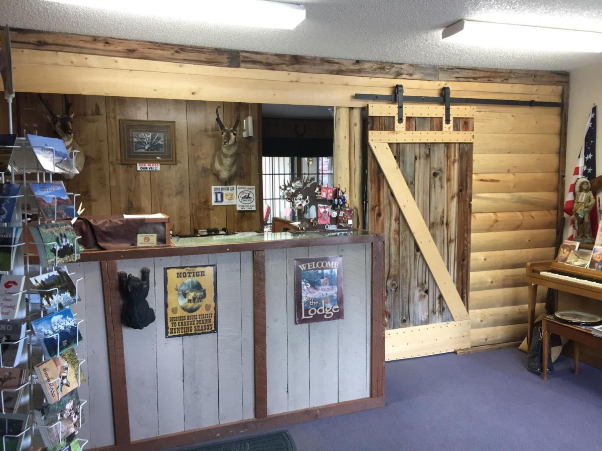 דובואה Rocky Mountain Lodge מראה חיצוני תמונה