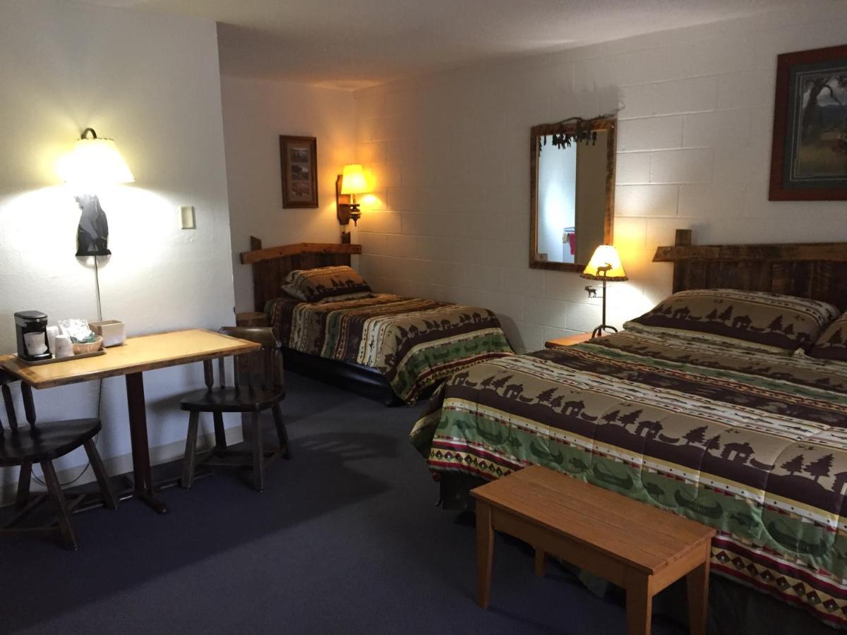 דובואה Rocky Mountain Lodge מראה חיצוני תמונה